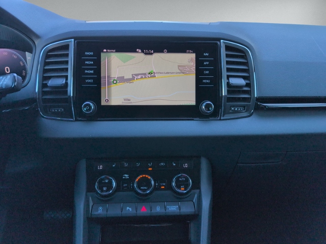 Karoq 2.0 TDI DSG Style LED+AHK+ACC+RFK+NAV+KESS
