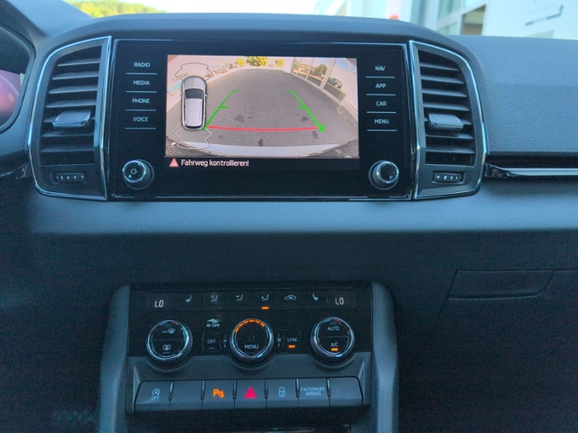 Karoq 2.0 TDI DSG Style LED+AHK+ACC+RFK+NAV+KESS