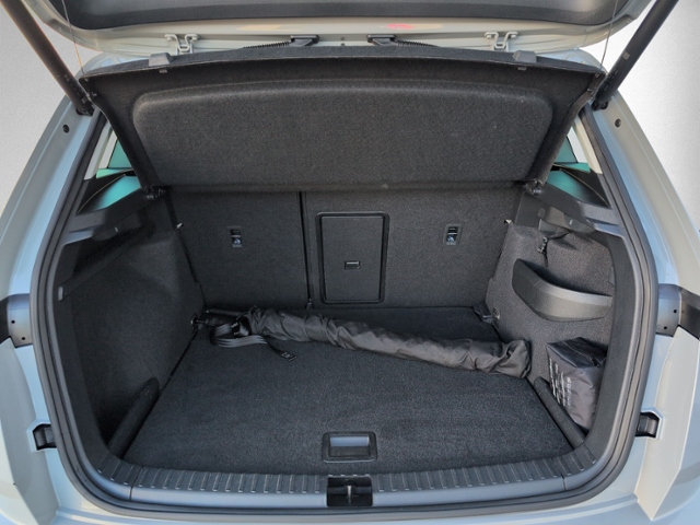 Karoq 2.0 TDI DSG Style LED+AHK+ACC+RFK+NAV+KESS