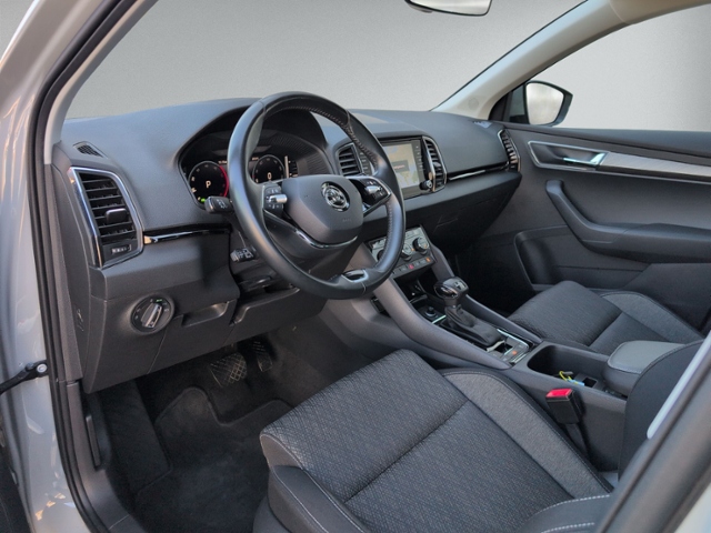 Karoq 2.0 TDI DSG Style LED+AHK+ACC+RFK+NAV+KESS