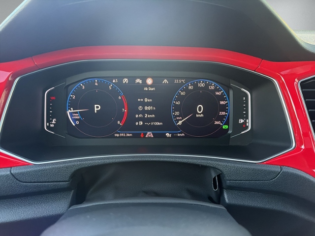 T-Roc 1.5 TSI DSG SPORT PANORAMA+STANDHZ+RFK+NAV