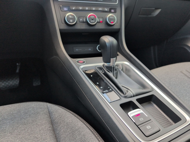 Ateca 2.0 TDI DSG STYLE AHK+PANO+KAMERA+NAVI+LED
