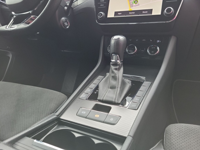 Superb Combi 2.0 TDI SPORTLINE AHK+MATRIX+NAVI.+