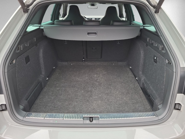 Superb Combi 2.0 TDI SPORTLINE AHK+MATRIX+NAVI.+