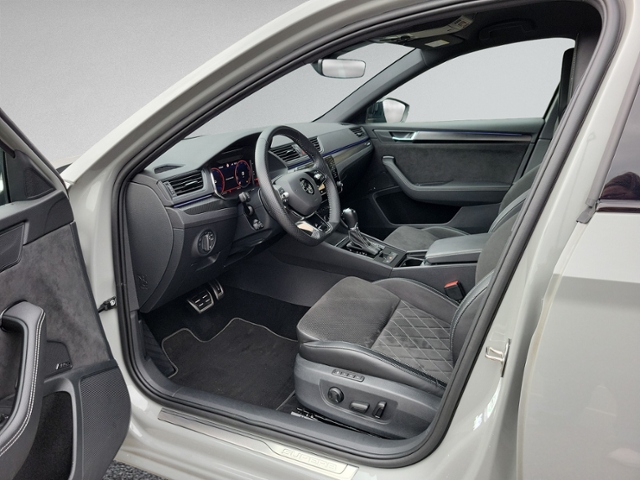 Superb Combi 2.0 TDI SPORTLINE AHK+MATRIX+NAVI.+