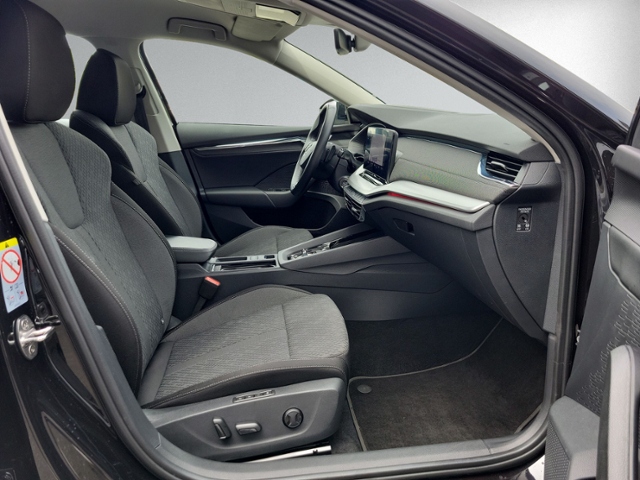 Octavia Combi 2.0 TDI DSG AHK+NAVI.+RFK+ACC+LED+