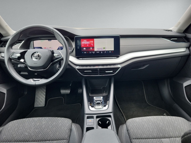Octavia Combi 2.0 TDI DSG AHK+NAVI.+RFK+ACC+LED+