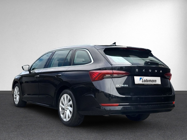 Octavia Combi 2.0 TDI DSG AHK+NAVI.+RFK+ACC+LED+