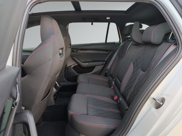 Octavia Combi 2.0 TDI RS AHK+PANO+RFK+HEAD-UP+AC