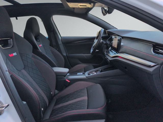 Octavia Combi 2.0 TDI RS AHK+PANO+RFK+HEAD-UP+AC