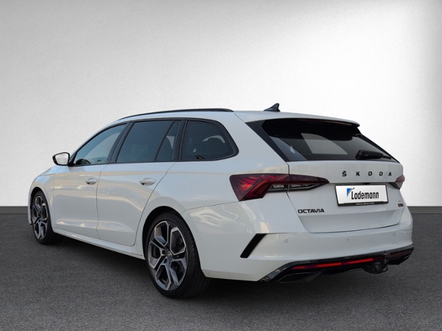 Octavia Combi 2.0 TDI RS AHK+PANO+RFK+HEAD-UP+AC