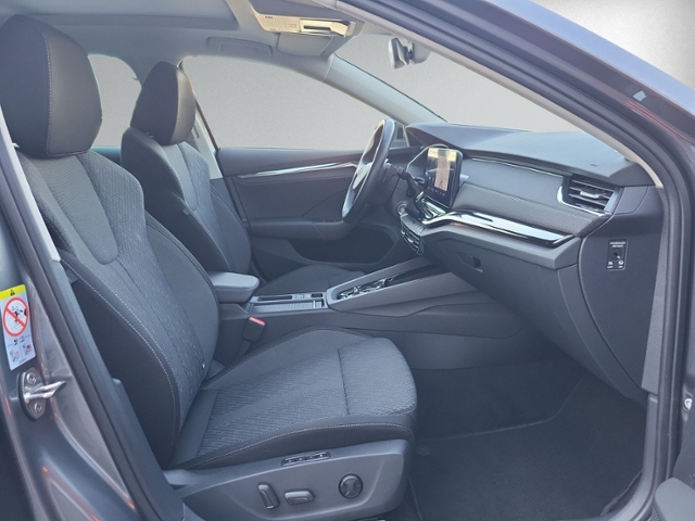 Octavia Combi 2.0 TDI DSG STYLE AHK+PANO+HEAD-up