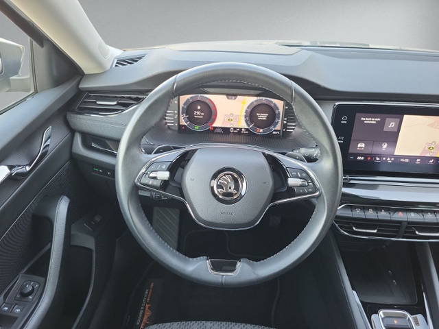 Octavia Combi 2.0 TDI DSG STYLE AHK+PANO+HEAD-up