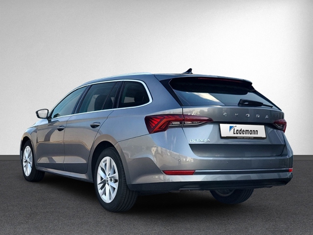 Octavia Combi 2.0 TDI DSG STYLE AHK+PANO+HEAD-up