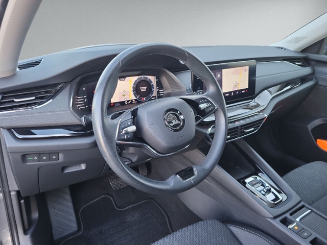 Octavia Combi 2.0 TDI DSG STYLE AHK+PANO+HEAD-up