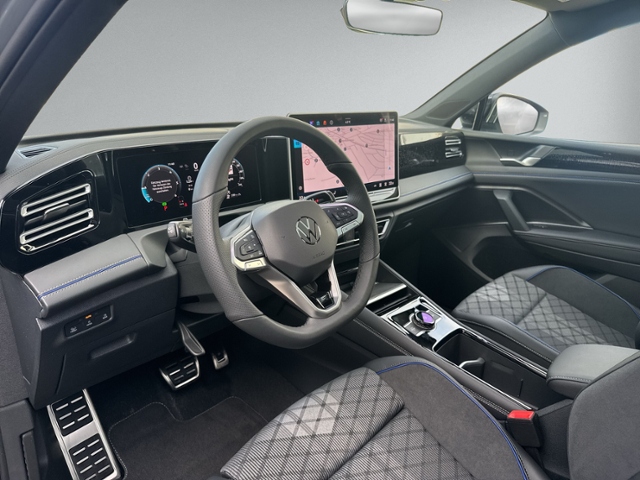 Tiguan R-Line 2.0 TDI 4MOT STANDHZ+PANO+AHK+DCC+