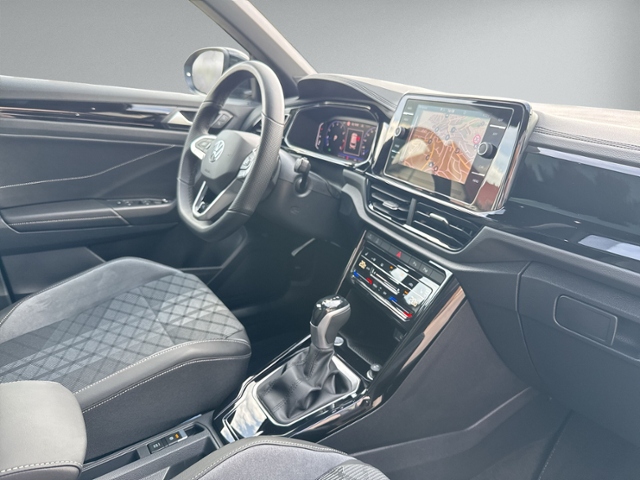 T-Roc 1.5 TSI DSG R-LINE PANO+IQ.LIGHT+RFK+NAVI+