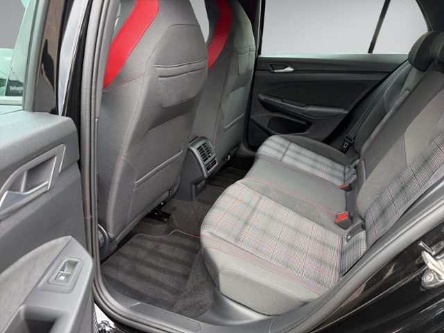 Golf VIII 2.0 TSI GTI IQ.LIGHT+KAMERA+DCC+HEAD-U