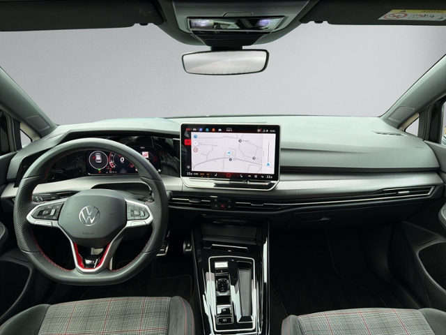 Golf VIII 2.0 TSI GTI IQ.LIGHT+KAMERA+DCC+HEAD-U