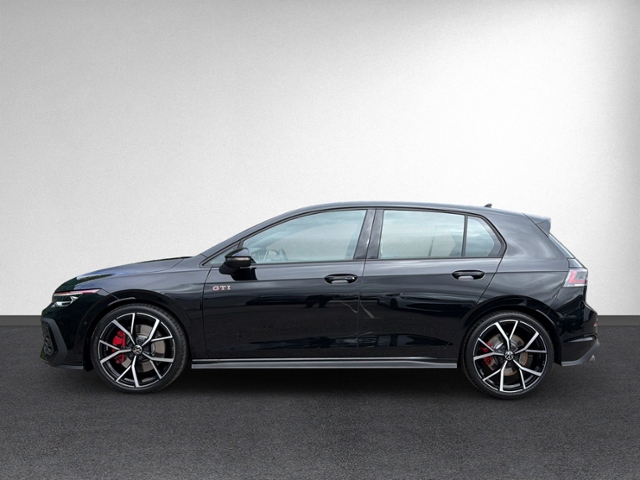 Golf VIII 2.0 TSI GTI IQ.LIGHT+KAMERA+DCC+HEAD-U