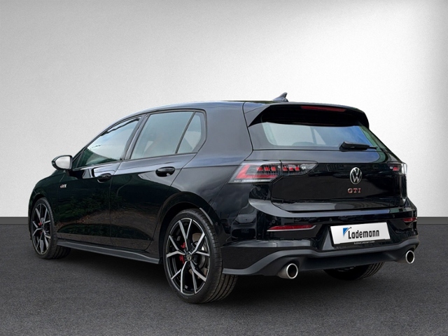 Golf VIII 2.0 TSI GTI IQ.LIGHT+KAMERA+DCC+HEAD-U