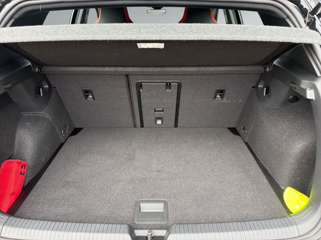Golf VIII 2.0 TSI GTI IQ.LIGHT+KAMERA+DCC+HEAD-U