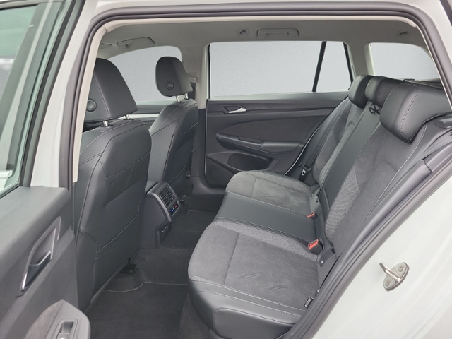 Golf VIII Variant 1.5 eTSI DSG Style 5-J-GAR+360