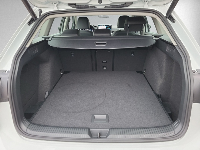 Golf VIII Variant 1.5 eTSI DSG Style 5-J-GAR+360