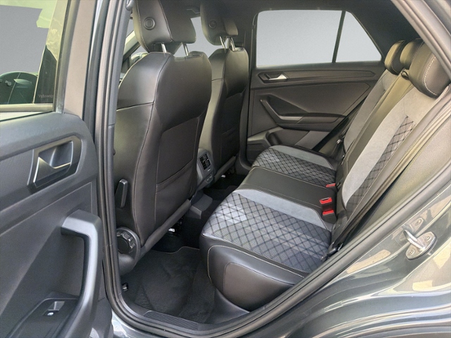 T-Roc 1.5 TSI DSG R-LINE AHK+RFK+NAVI.+IQ.LIGHT+