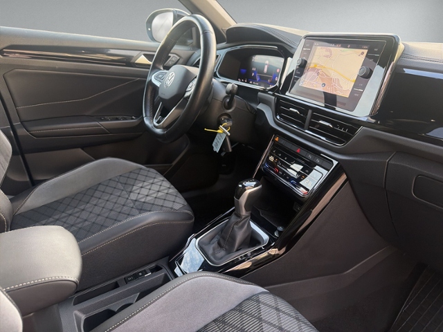 T-Roc 1.5 TSI DSG R-LINE AHK+RFK+NAVI.+IQ.LIGHT+