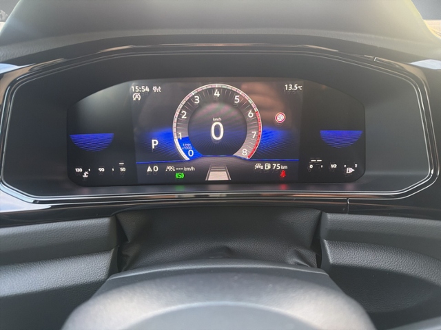 T-Roc 1.5 TSI DSG R-LINE AHK+RFK+NAVI.+IQ.LIGHT+