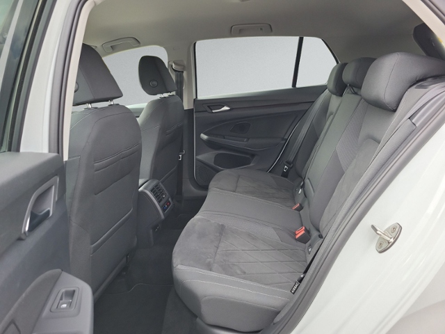 Golf VIII 2.0 TSI DSG STYLE IQ.LIGHT+NAVI+HEAD-U