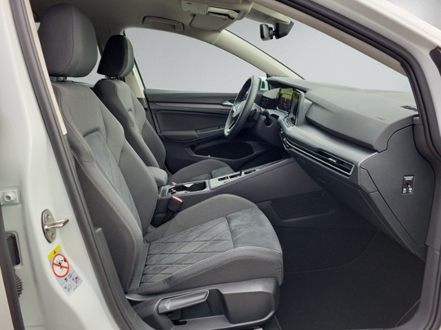 Golf VIII 2.0 TSI DSG STYLE IQ.LIGHT+NAVI+HEAD-U