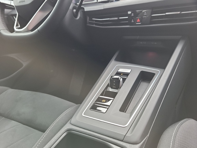 Golf VIII 2.0 TSI DSG STYLE IQ.LIGHT+NAVI+HEAD-U