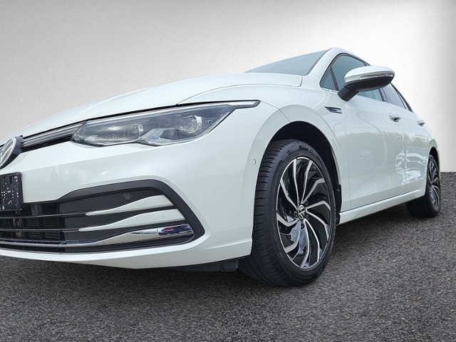 Golf VIII 2.0 TSI DSG STYLE IQ.LIGHT+NAVI+HEAD-U