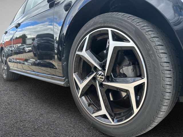 Polo 1.0 TSI R-LINE NAVI+LED+CLIMATRONIC+SIHZNG+