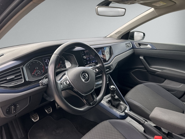 Polo 1.0 TSI R-LINE NAVI+LED+CLIMATRONIC+SIHZNG+