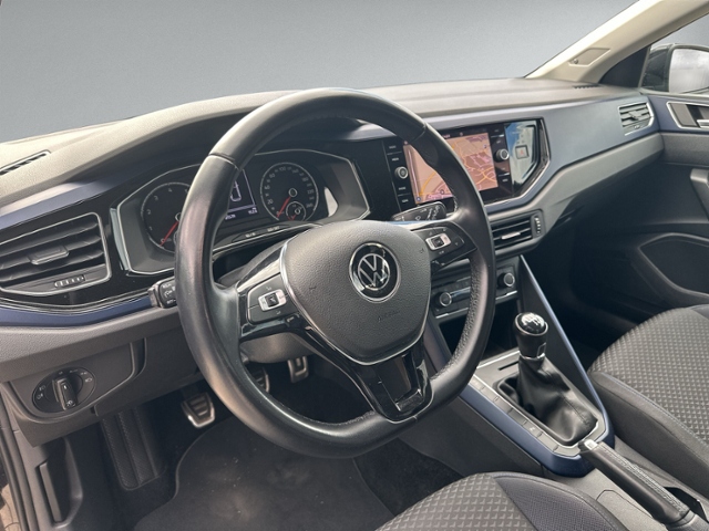 Polo 1.0 TSI R-LINE NAVI+LED+CLIMATRONIC+SIHZNG+
