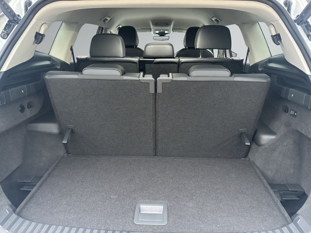 Tayron 1.5 eTSI DSG Elegance 7-SITZER+AHK+KAMERA