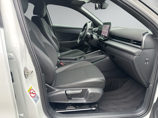 T-Roc 1.5 eTSI DSG R-LINE IQ.LIGHT+HEAD-UP+eHECK