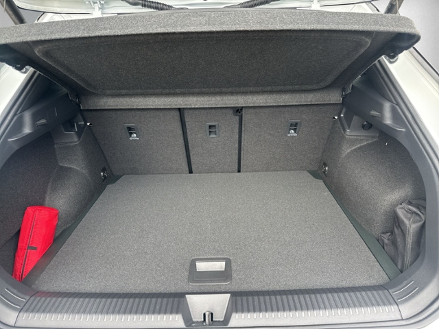 T-Roc 1.5 eTSI DSG R-LINE IQ.LIGHT+HEAD-UP+eHECK