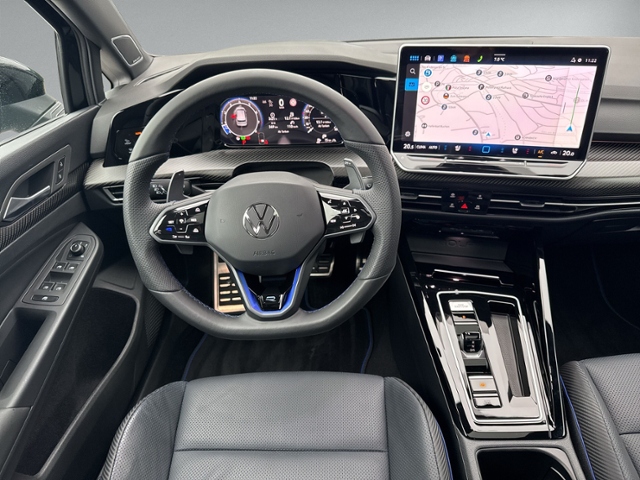 Golf VIII 2.0 TSI DSG R BLACK EDITION +PANO+360°