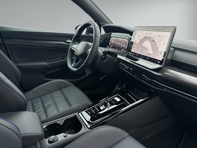 Golf VIII 2.0 TSI DSG R BLACK EDITION +PANO+360°