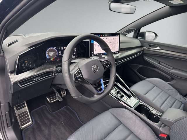 Golf VIII 2.0 TSI DSG R BLACK EDITION +PANO+360°