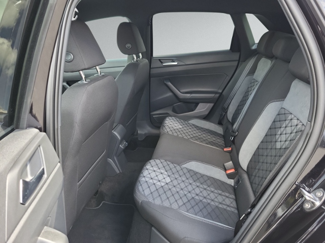 Polo 1.0 TSI DSG R-LINE RFK+IQ.LIGHT+ACC+5J-GARA