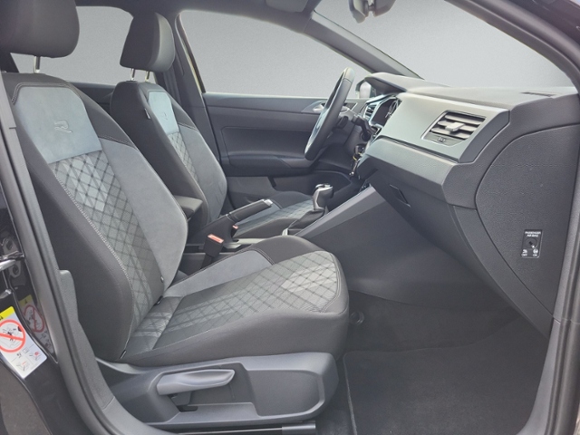 Polo 1.0 TSI DSG R-LINE RFK+IQ.LIGHT+ACC+5J-GARA