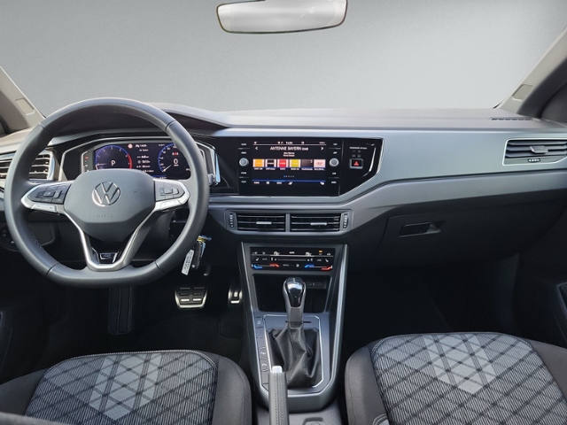 Polo 1.0 TSI DSG R-LINE RFK+IQ.LIGHT+ACC+5J-GARA