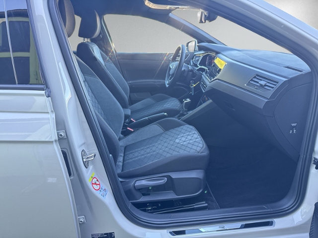 Polo 1.0 TSI DSG R-LINE RFK+IQ.LIGHT+ACC+5J-GARA