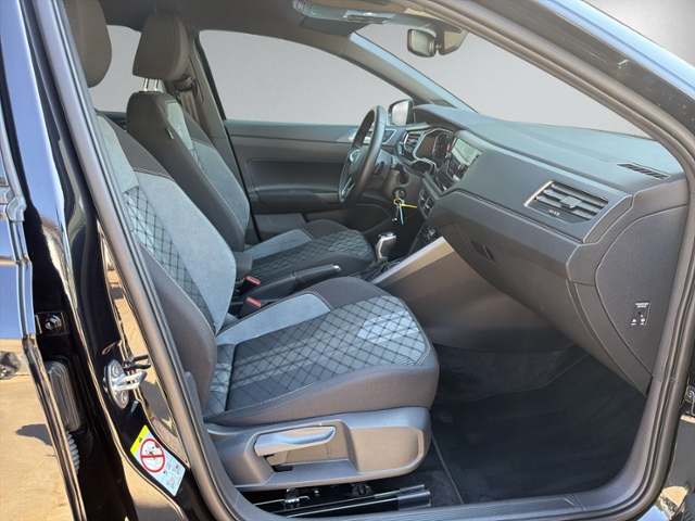 Polo 1.0 TSI DSG R-LINE RFK+APPLE+ACC+5J-GARANT+