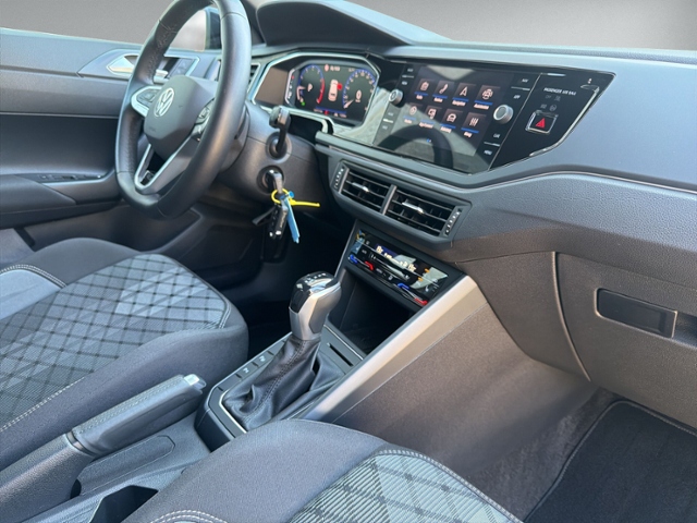 Polo 1.0 TSI DSG R-LINE RFK+APPLE+ACC+5J-GARANT+